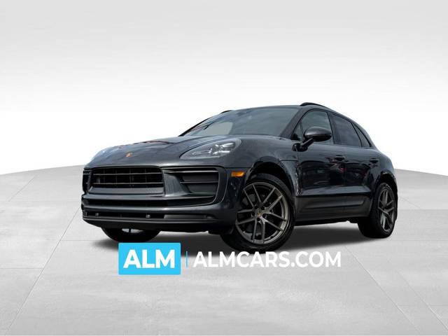 2022 Porsche Macan AWD photo