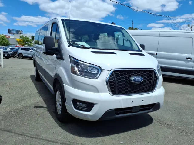 2023 Ford Transit Passenger Wagon XLT RWD photo