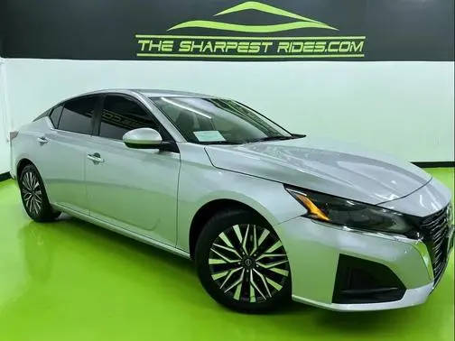 2023 Nissan Altima 2.5 SV FWD photo