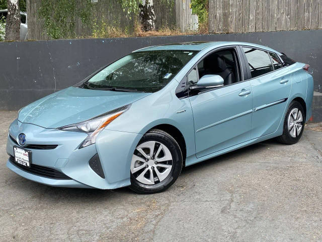 2016 Toyota Prius Four FWD photo
