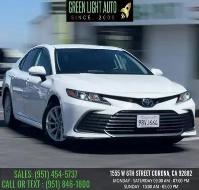 2022 Toyota Camry LE FWD photo