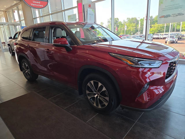 2021 Toyota Highlander XLE AWD photo