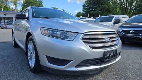 2015 Ford Taurus SE FWD photo