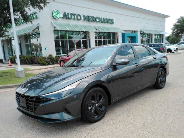 2022 Hyundai Elantra SEL FWD photo