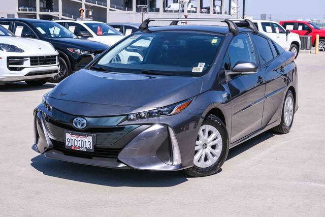 2022 Toyota Prius Prime XLE FWD photo