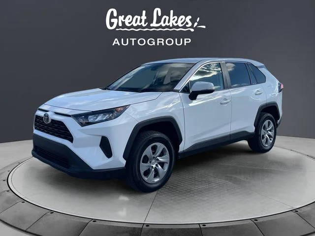 2022 Toyota RAV4 LE FWD photo