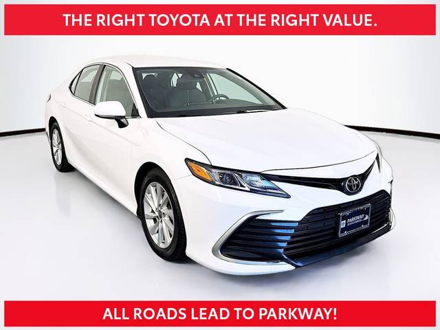 2021 Toyota Camry LE FWD photo