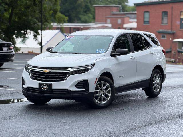 2022 Chevrolet Equinox LS AWD photo