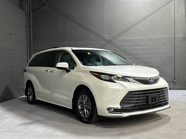 2021 Toyota Sienna XLE AWD photo