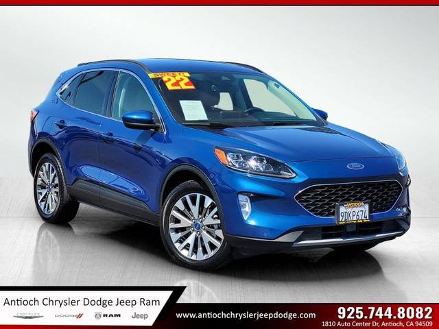2022 Ford Escape Titanium Hybrid AWD photo