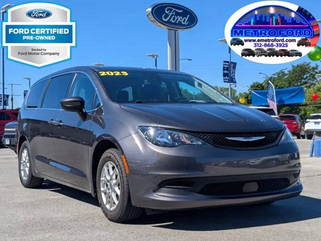 2023 Chrysler Voyager LX FWD photo