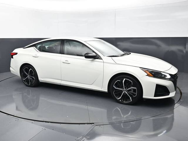 2023 Nissan Altima 2.5 SR FWD photo