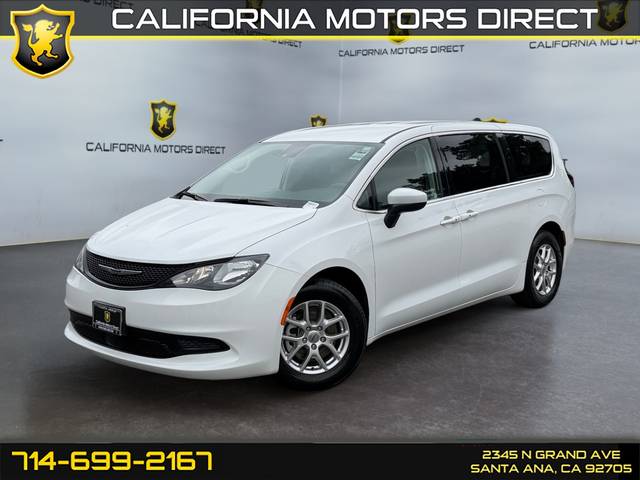 2023 Chrysler Voyager LX FWD photo