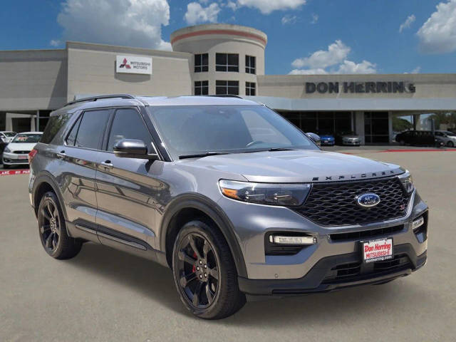 2022 Ford Explorer ST 4WD photo