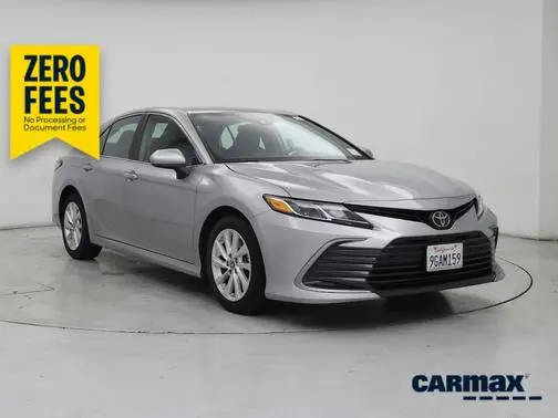 2023 Toyota Camry LE FWD photo