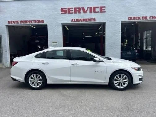 2022 Chevrolet Malibu LT FWD photo