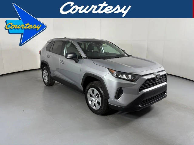 2022 Toyota RAV4 LE FWD photo