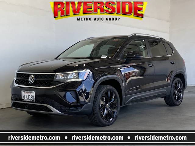 2023 Volkswagen Taos SE FWD photo