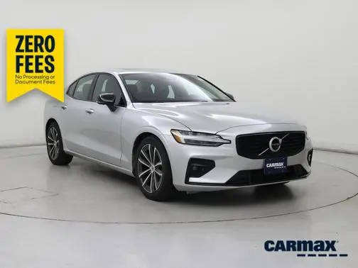 2022 Volvo S60 Momentum FWD photo