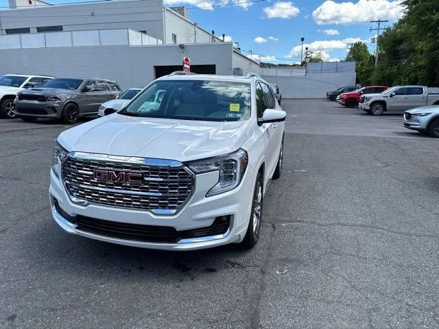 2023 GMC Terrain Denali AWD photo