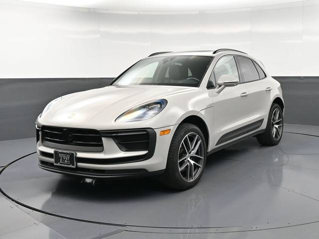 2023 Porsche Macan T AWD photo