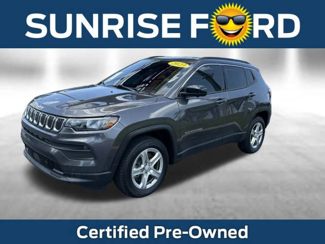 2023 Jeep Compass Latitude 4WD photo