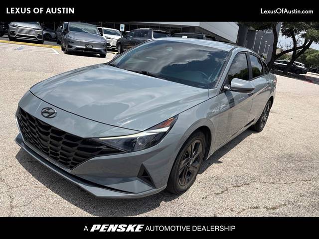 2022 Hyundai Elantra SEL FWD photo