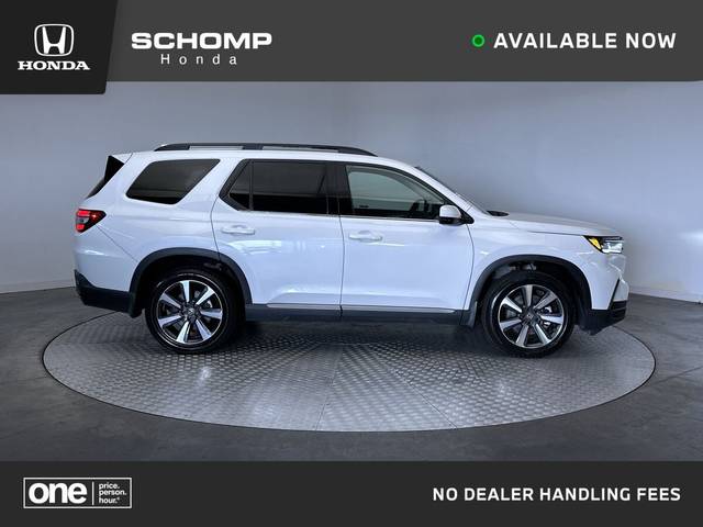 2023 Honda Pilot Touring AWD photo