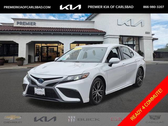 2022 Toyota Camry Hybrid SE FWD photo