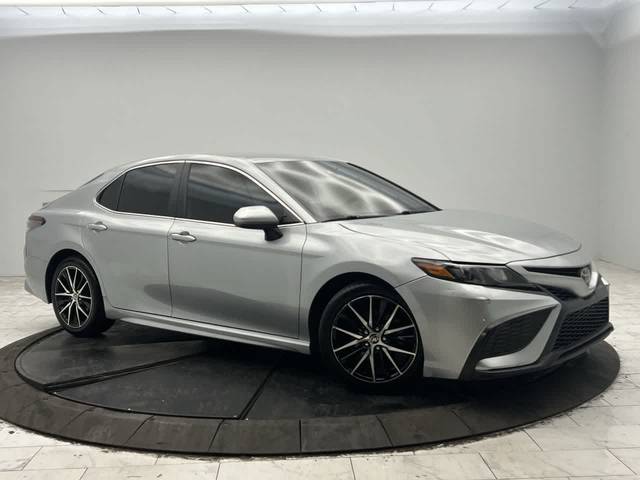 2021 Toyota Camry SE FWD photo
