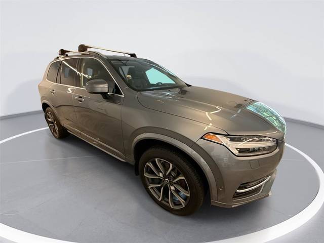 2016 Volvo XC90 T6 Momentum AWD photo