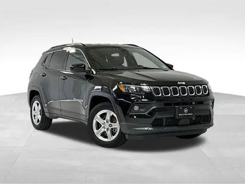 2023 Jeep Compass Latitude 4WD photo
