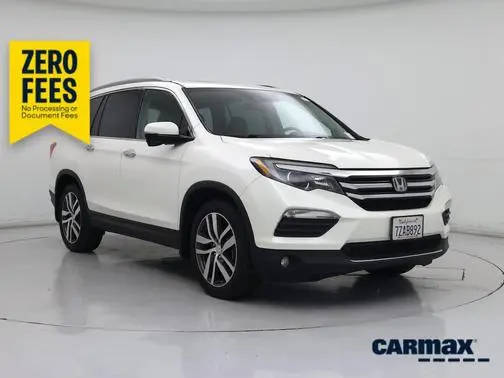 2017 Honda Pilot Touring FWD photo
