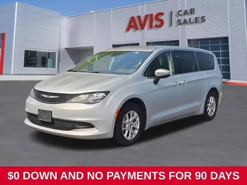 2023 Chrysler Voyager LX FWD photo