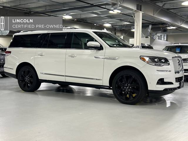 2023 Lincoln Navigator L Reserve 4WD photo