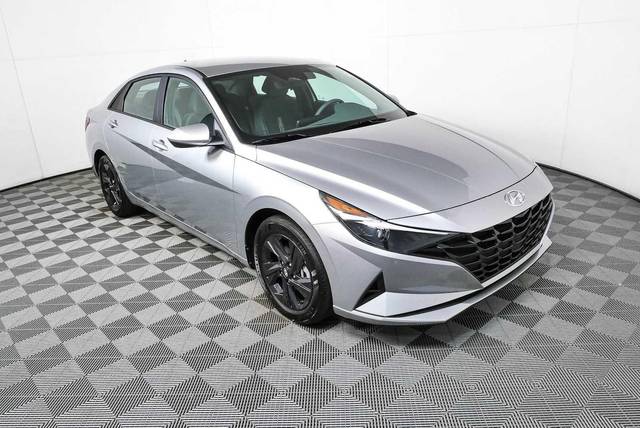 2023 Hyundai Elantra SEL FWD photo