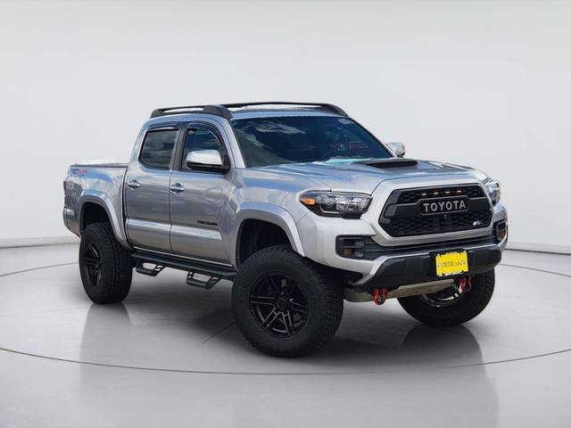 2017 Toyota Tacoma SR 4WD photo