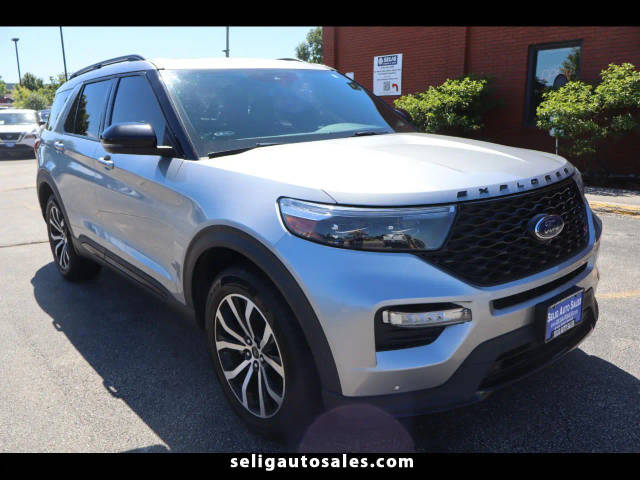 2022 Ford Explorer ST 4WD photo