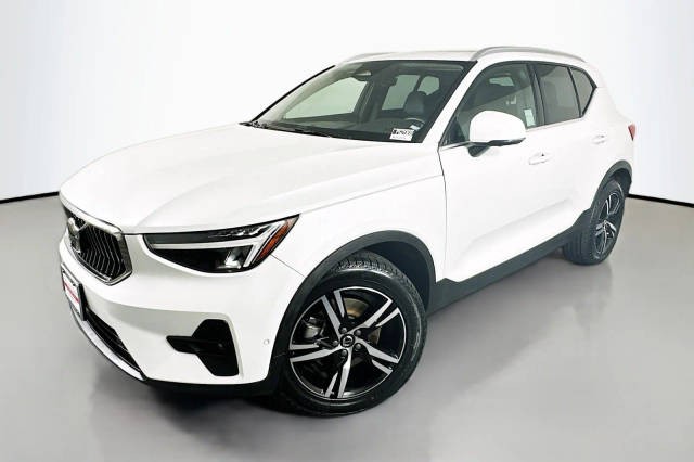 2023 Volvo XC40 Plus Bright Theme AWD photo