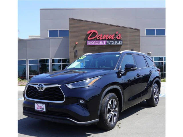 2022 Toyota Highlander XLE FWD photo