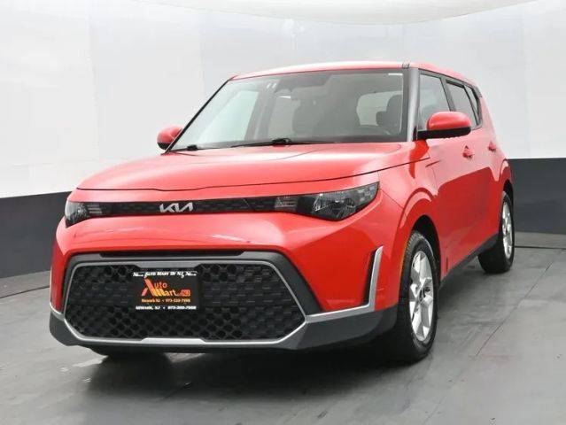 2023 Kia Soul LX FWD photo