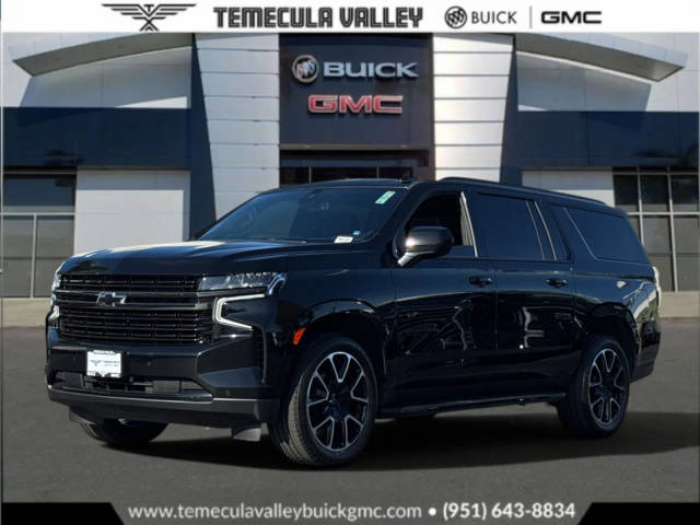 2022 Chevrolet Suburban RST 4WD photo