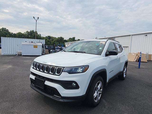 2023 Jeep Compass Latitude 4WD photo