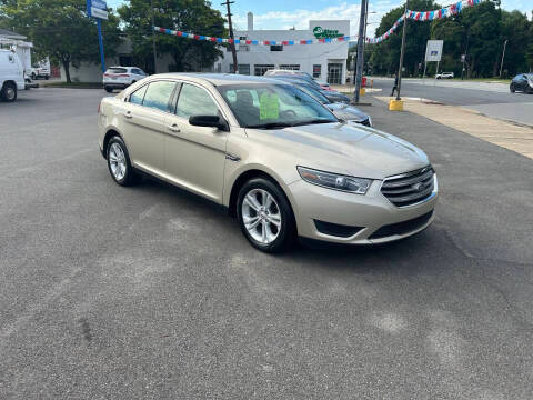 2018 Ford Taurus SE FWD photo