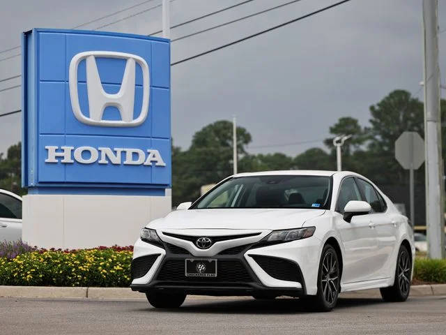 2023 Toyota Camry SE FWD photo