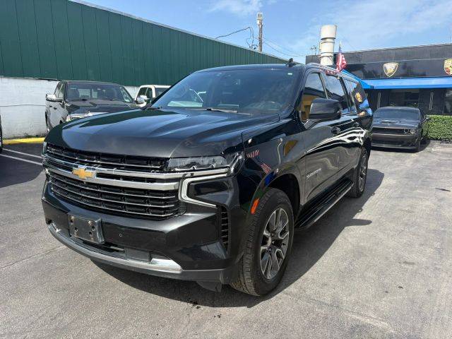 2022 Chevrolet Suburban LT 4WD photo