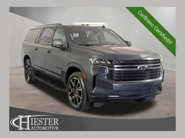 2022 Chevrolet Suburban RST 4WD photo