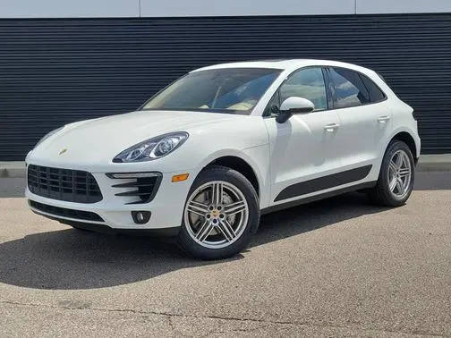 2016 Porsche Macan S AWD photo