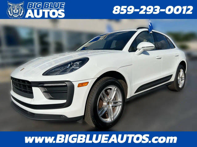 2022 Porsche Macan AWD photo