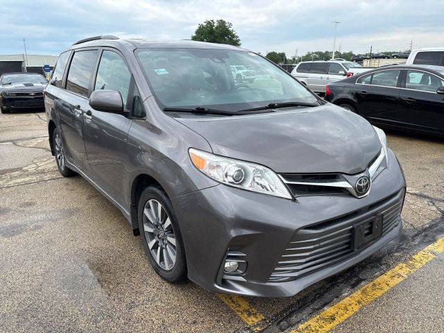 2020 Toyota Sienna XLE AWD photo
